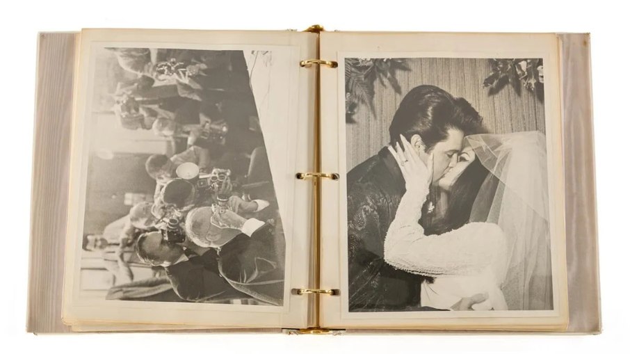 Fotografia do casamento de Elvis Presley e Priscilla Presley, realizado em 1967 Fotografia do casamento de Elvis Presley e Priscilla Presley, realizado em 1967