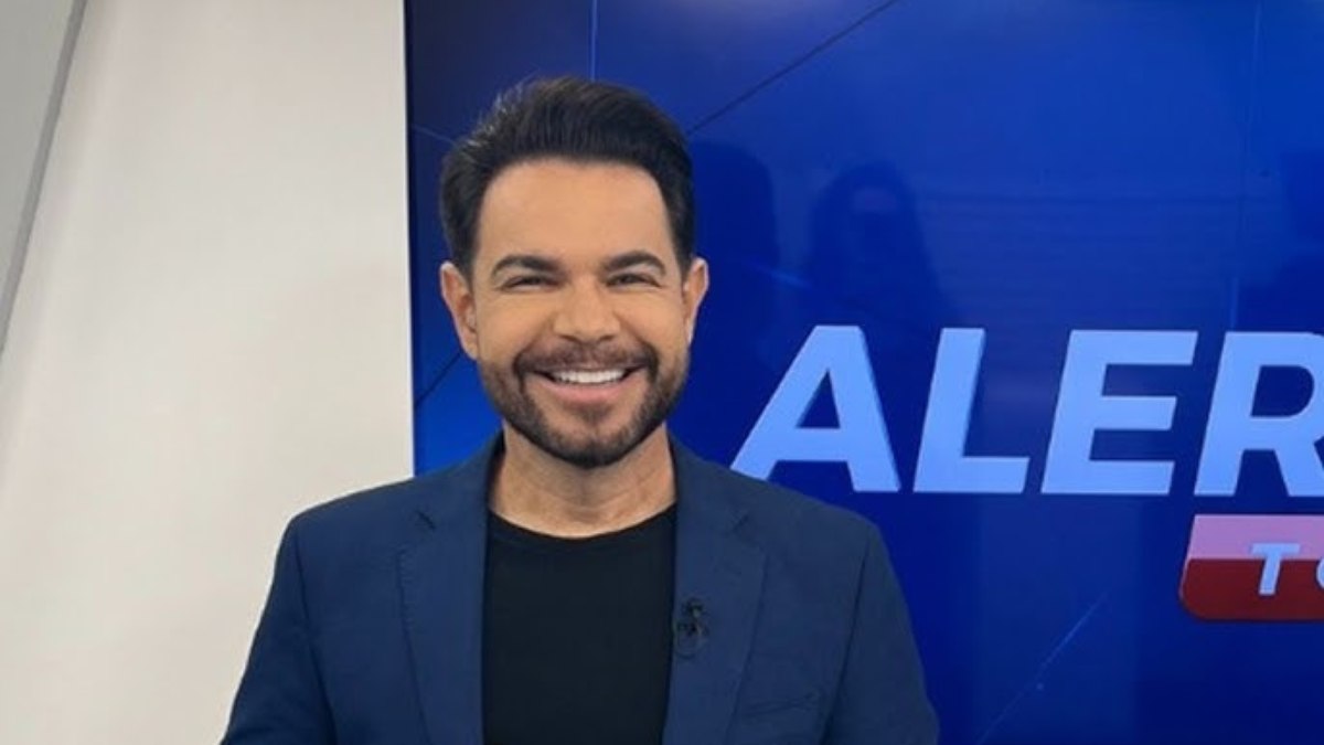 Apresentador detalha abordagem de homem armado na Rede Família