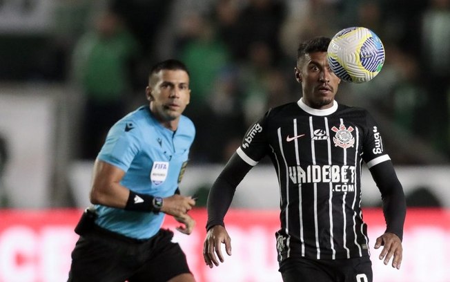 Paulinho cobra reação do Corinthians após mais um resultado negativo: ‘Passou da hora de agir’