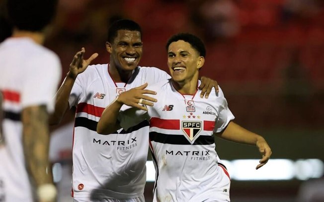 São Paulo está a um empate de avançar às quartas de final