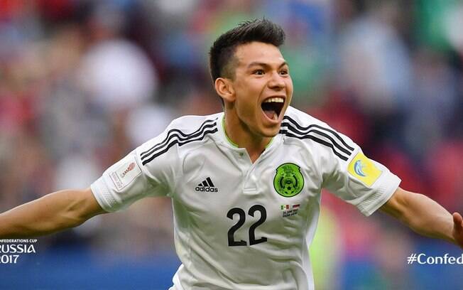 Lozano aproveita falha do goleiro russo e marca gol da virada do México