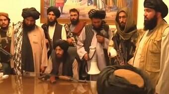 Talibã exige que apresentadoras de TV trabalhem de rosto coberto