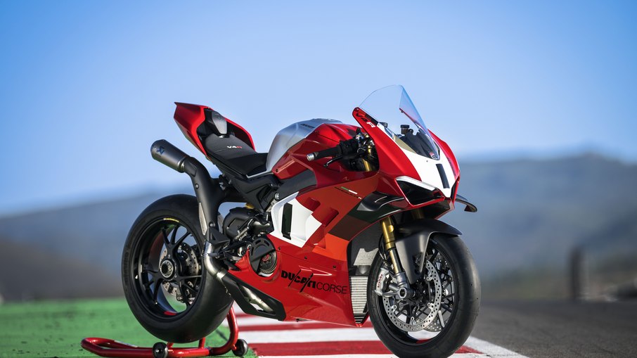 Ducati Panigale V4 R 2023 ganhou novas atualizações gerais que a deixaram ainda mais dinâmica