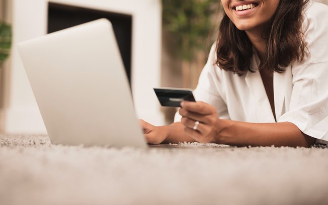 Brasileiros devem comprar mais em redes sociais em 2024