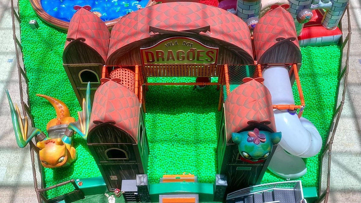 Espaço temático inspirado no filme 'Como Treinar seu Dragão' Espaço temático inspirado no filme 'Como Treinar seu Dragão'