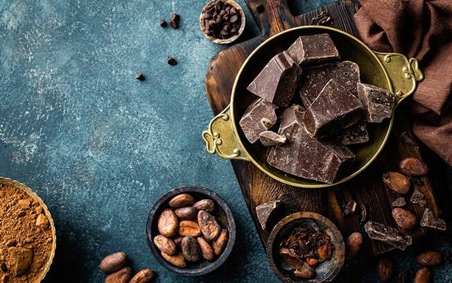 Benefícios do chocolate: 10 funções positivas do alimento na saúde