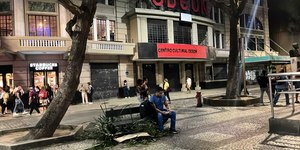 RJ: vendaval atinge 1,9 mi de imóveis e 311 mil seguem sem luz