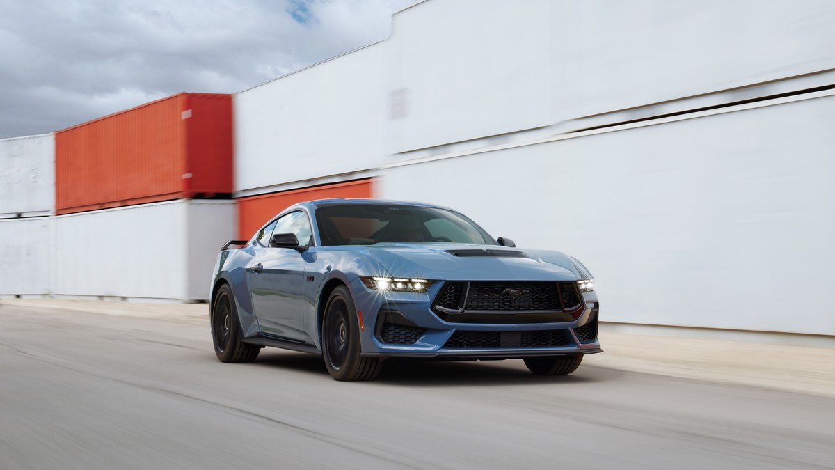 Ford revela o primeiro modelo de corrida do Mustang de nova