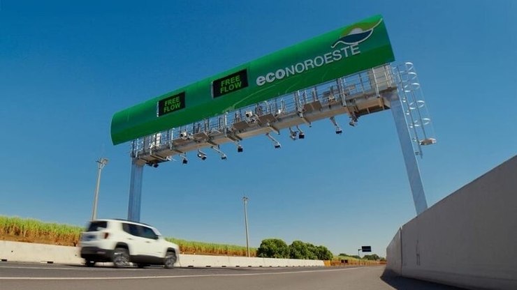 Primeiros pórticos de pedágio eletrônico em rodovias paulistas completam um ano