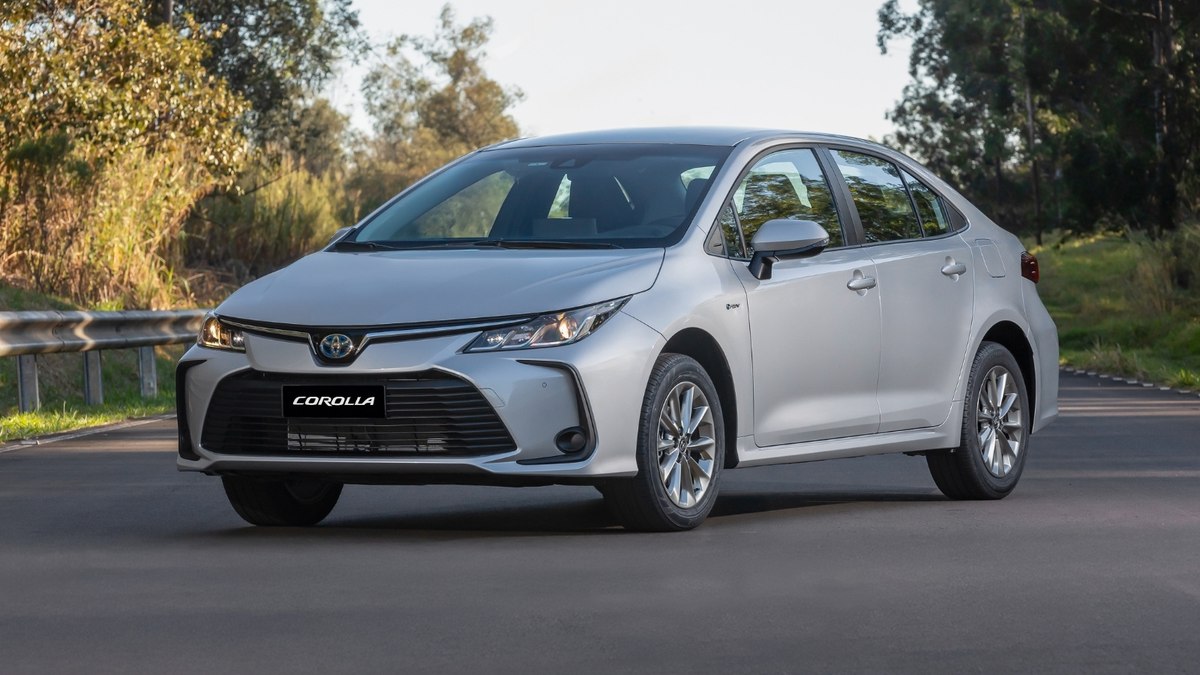 Toyota Corolla GLi Hybrid estreia no Brasil; veja preço e fotos