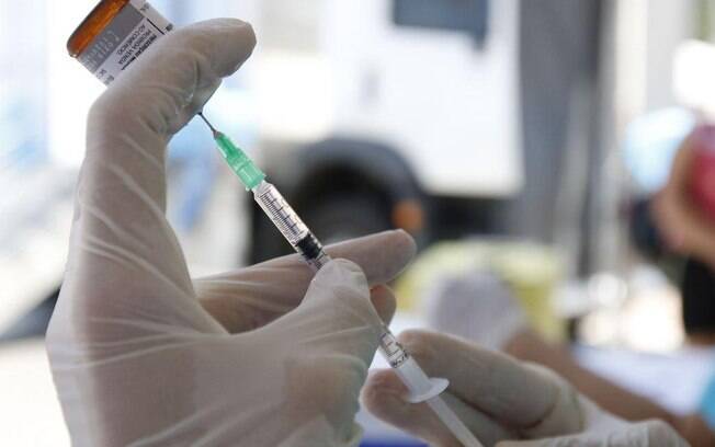 UE alerta sobre possível falta de seringas em caso de vacinação em massa contra Covid-19