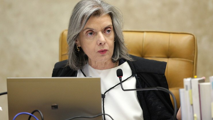 Cármen Lúcia vota para condenar Eduardo Bolsonaro por difamação