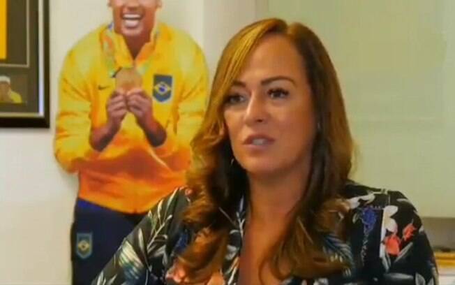 Nadine Gonçalves, mãe de Neymar, vive romance com modelo que conheceu na Sapucaí