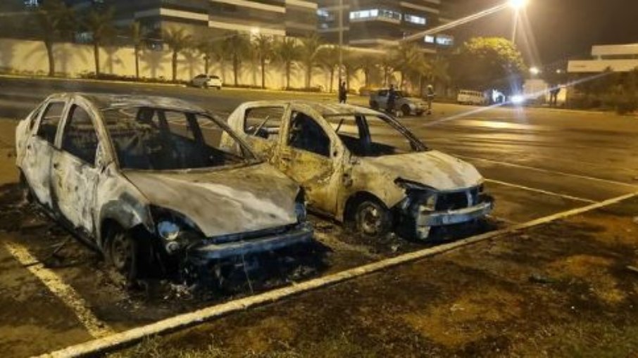 Carros queimados no DF por Bolsonaristas (12.12.2022)