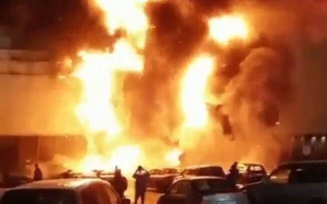 O incêndio teria iniciado no segundo andar do Shopping a nordeste de Moscou; três mil pessoas foram evacuadas do prédio