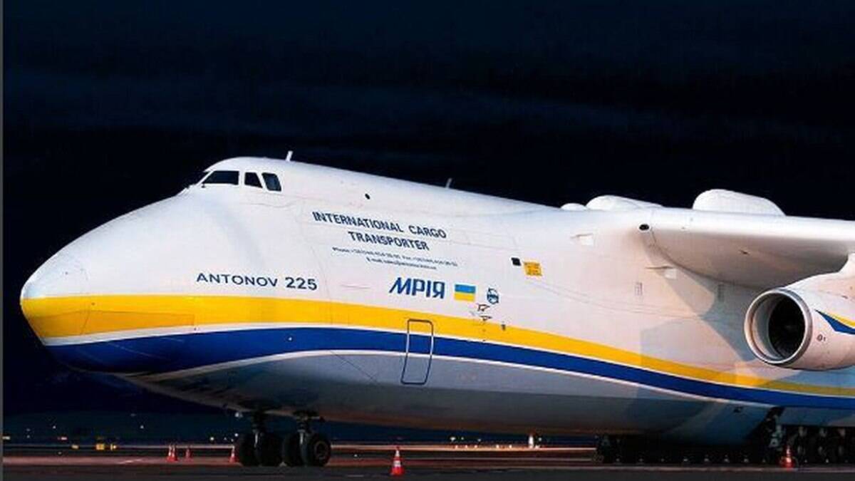 Antonov, maior avião do mundo, em Guarulhos