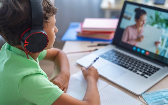 Ensino híbrido ganha destaque no cenário pós-pandemia