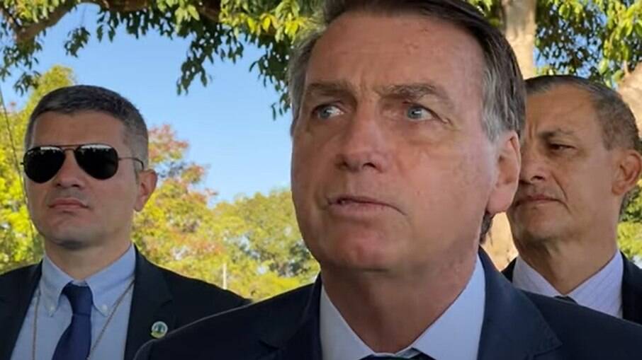Bolsonaro propõe acordo com Moraes e Barroso