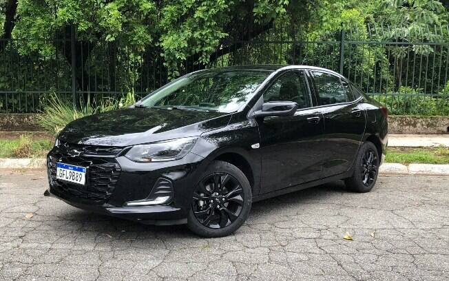 Chevrolet Onix Plus Midnight da linha 2021 chega com detalhes escurecidos como diferencial em relação às demais versões