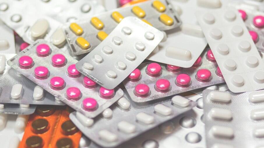 Medicamentos simples, como dipirona, estão em falta no país