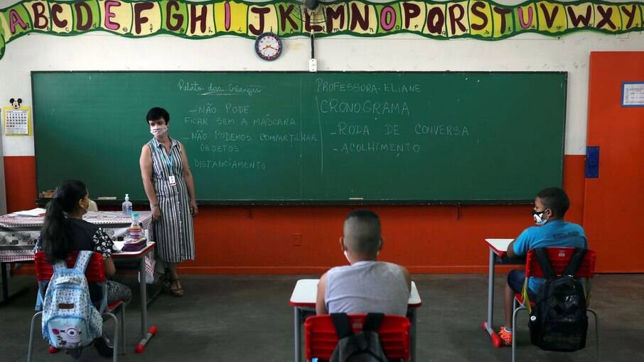 As aulas presenciais poderão ser retomadas em todo o estado mesmo que a região esteja na Fase 1 – Vermelha do Plano São Paulo
