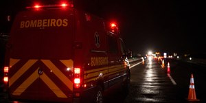 Acidente com ônibus e caminhão deixa um morto na Via Dutra