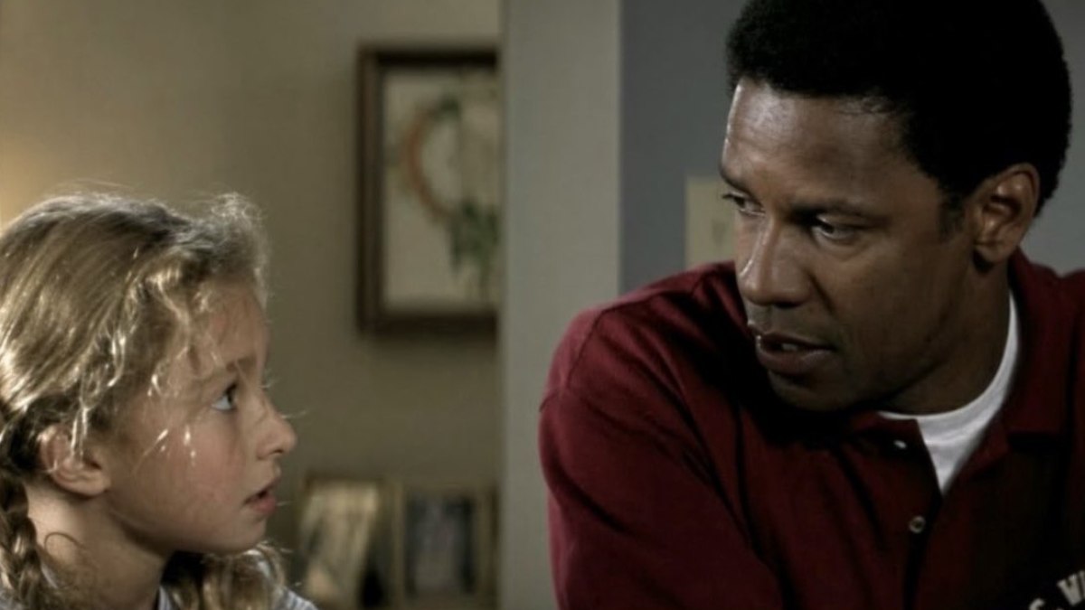 Hayden Panettiere e Denzel Washington em 'Duelo de Titãs'.