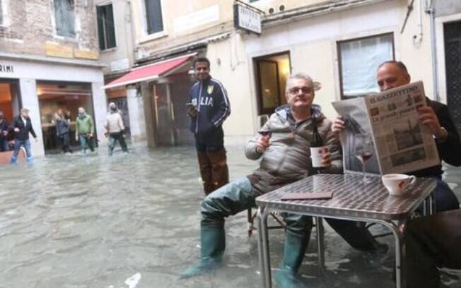 Veneza, na Itália, registra nova maré alta Veneza, na Itália, registra nova maré alta