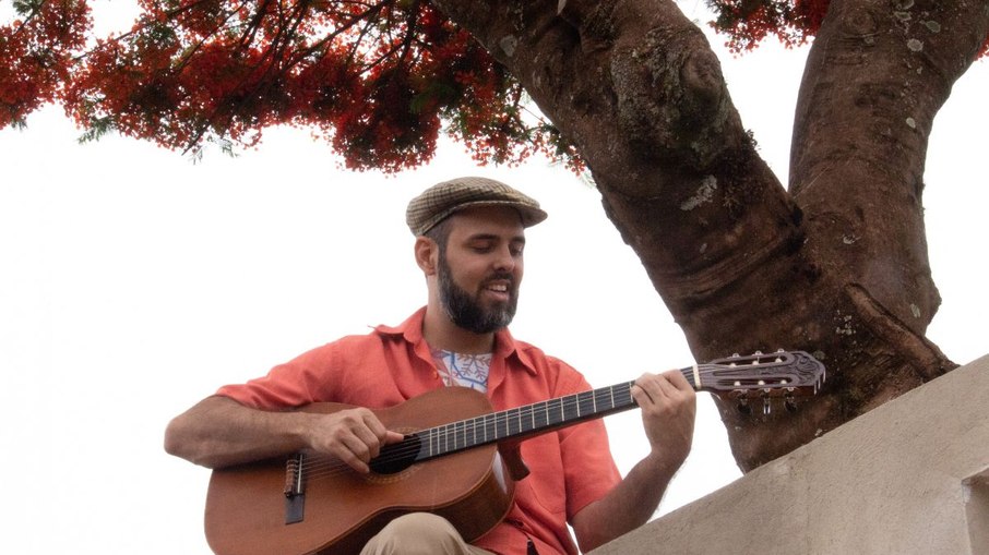 Guilherme Garboso lança “Roçando o Urbanismo”, obra sonora sobre identidade e pertencimento Guilherme Garboso lança “Roçando o Urbanismo”, obra sonora sobre identidade e pertencimento