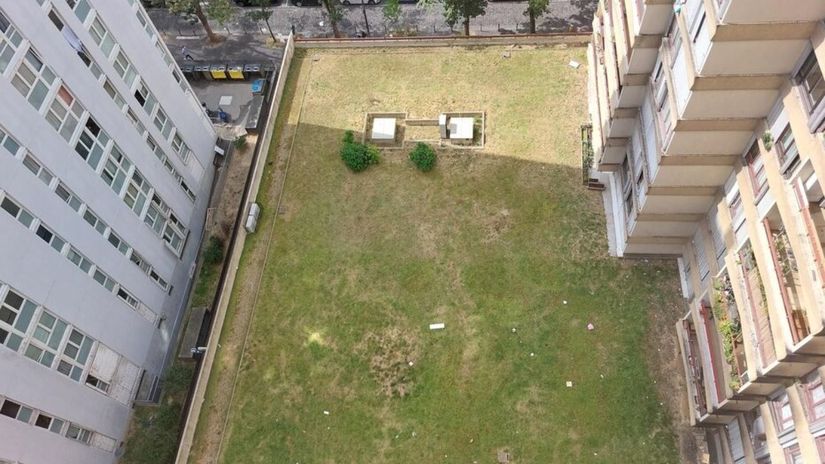 Enzo caiu do 16º andar em cima do teto verde de uma farmácia, o que ajudou a absorver impacto