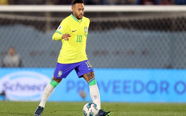 Após ter conversa vazada com influenciadora, Neymar responde: “Isso foi anos atrás”