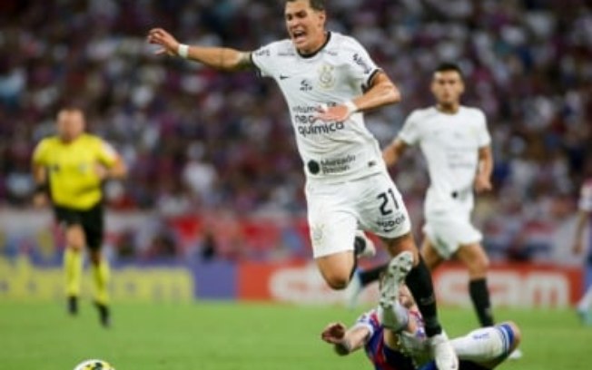 Após retornar de empréstimo, Vital valoriza oportunidades no Corinthians: 'Ajuda na confiança'