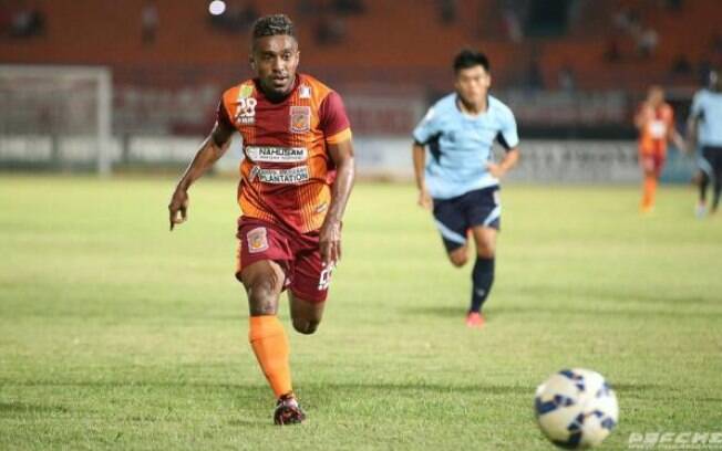 Terens Puhiri, jogador do Borneo FC, fez gol após dar arrancada à lá Usain Bolt