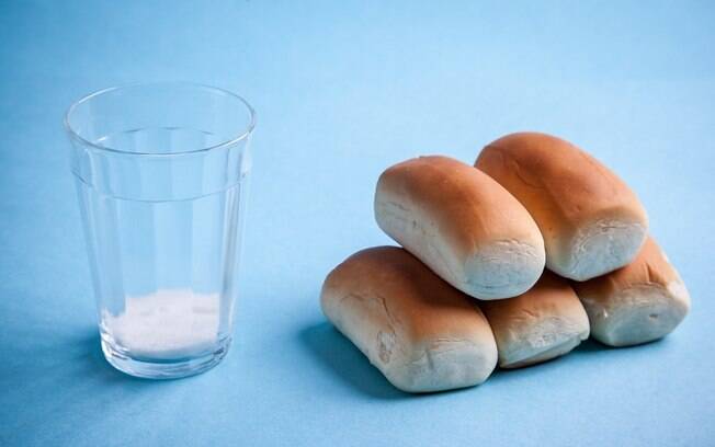 Até mesmo o pão tem açúcar na fórmula. Em cinco bisnaguinhas (50 gramas), 2,39gramas são de açúcar. Foto: Edu Cesar