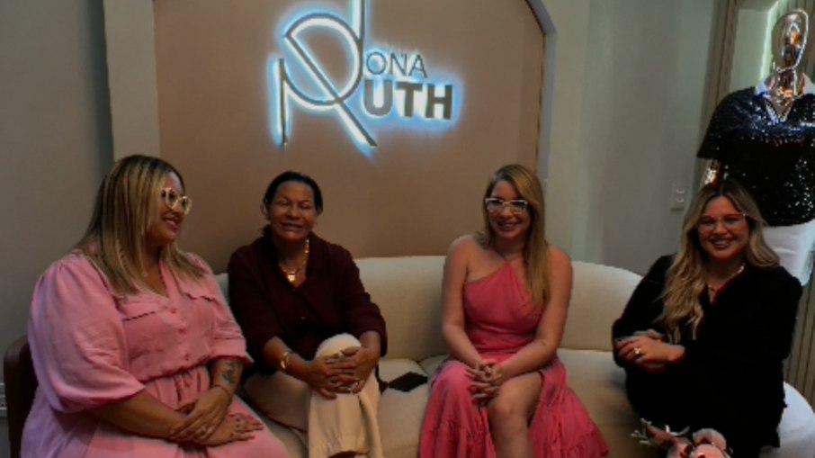 Dona Ruth e sósias de Marília Mendonça
