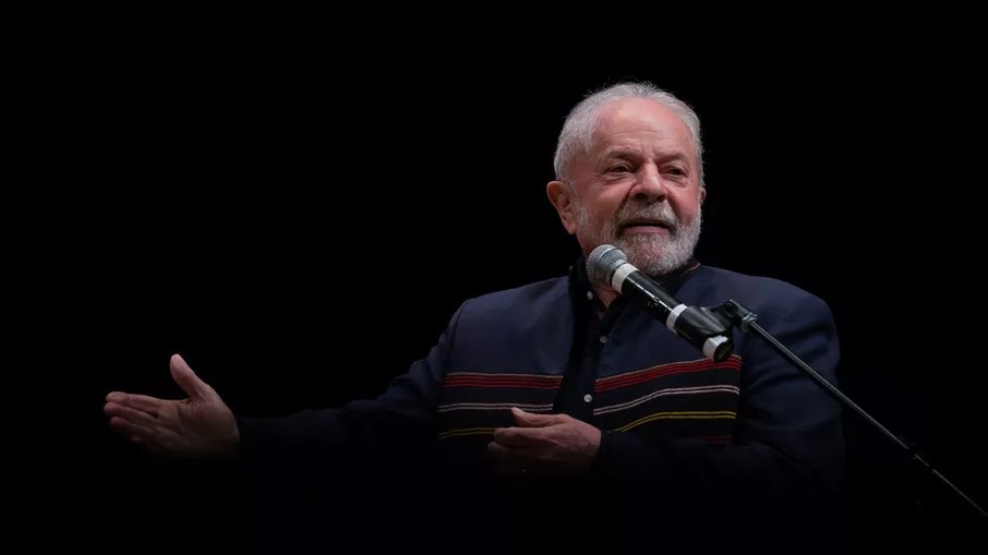 Lula diz que novo presidente enfrentará país 