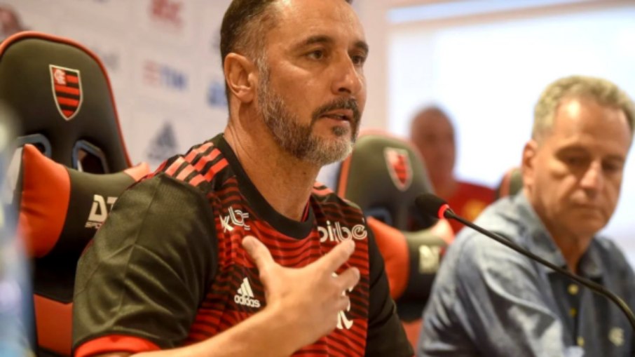 Vitor Pereira ainda não definiu quando usará jogadores titulares no Campeonato Carioca