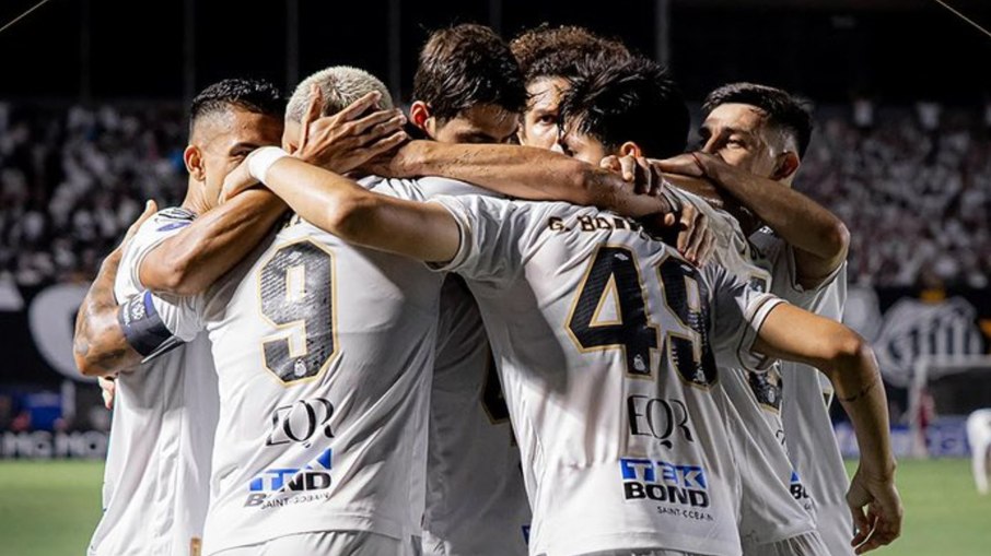 Santos atropela Deportivo Cuenca e fica com vaga aos playoffs