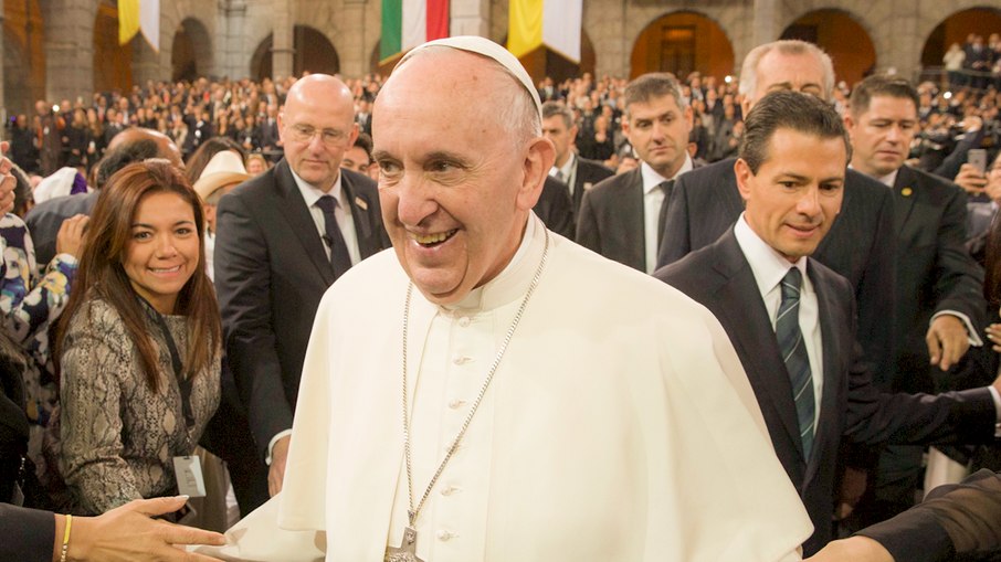 Papa Francisco não usa e-mails, nem celular e nem rede sociais. Papa Francisco não usa e-mails, nem celular e nem rede sociais.
