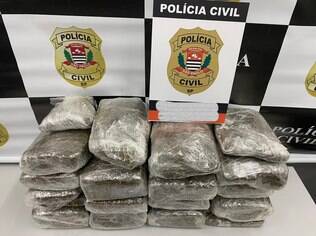Dois homens foram detidos pelo crime de tráfico de drogas em Guarulhos, após perseguição e apreensão da droga