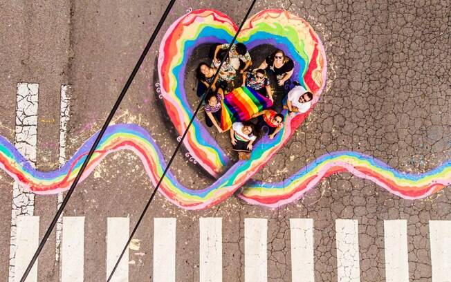 Prefeitura do Recife celebrou 50 anos do Dia Internacional do Orgulho LGBT através da pintura de três faixas