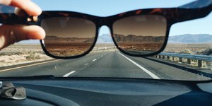 Câmara aprova regras para óculos com IA ao volante