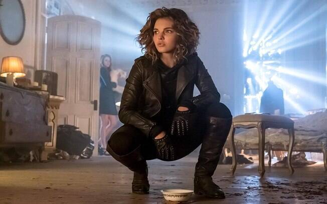 Camren Bicondova  como mulher gato