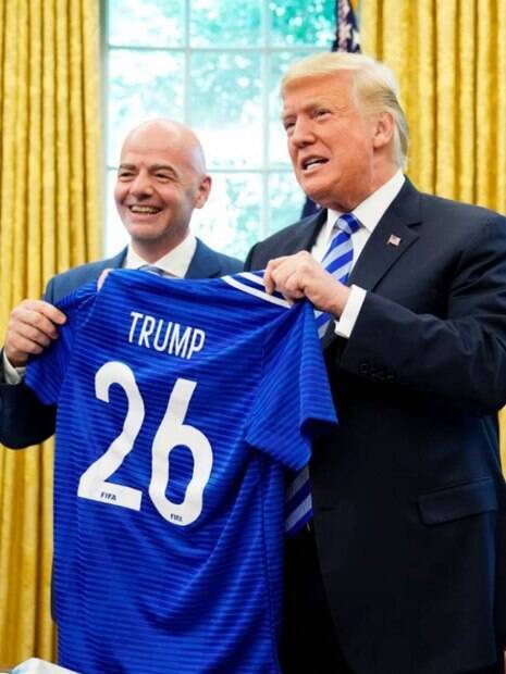 Trump recebeu camisa de Infantino