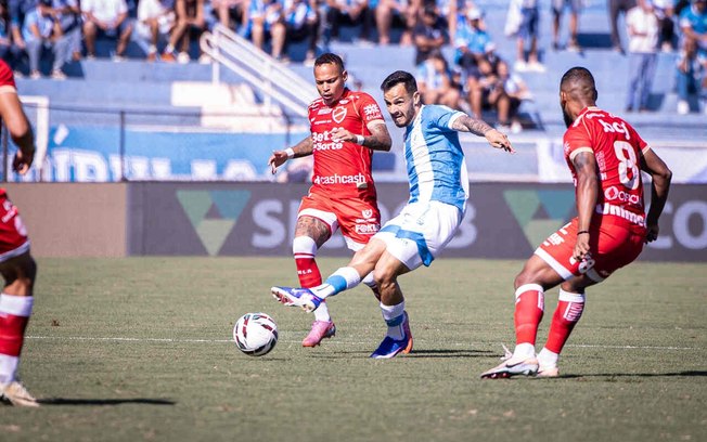 Times duelam pela 30ª rodada da Série B Times duelam pela 30ª rodada da Série B