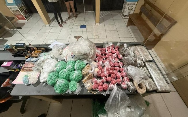 Polícia apreende grande quantidade de drogas em rancho, em Porto Ferreira Polícia apreende grande quantidade de drogas em rancho, em Porto Ferreira