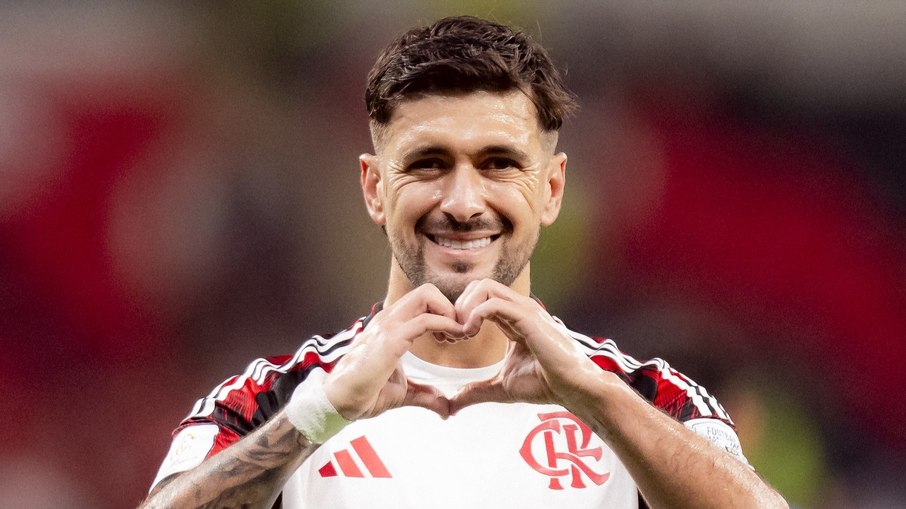 Arrascaeta brilhou na vitória do Flamengo sobre o Cruz Azul Arrascaeta brilhou na vitória do Flamengo sobre o Cruz Azul