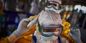 Sem vacina, novo surto do Ebola coloca mundo em alerta
