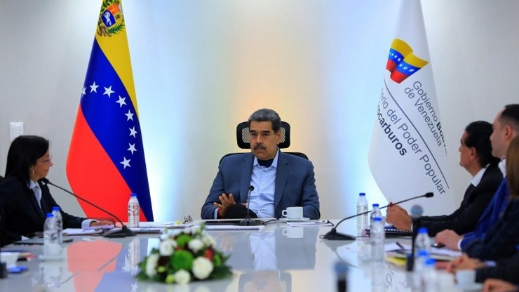 Maduro estende 'tapete vermelho' a investidores após saída da Chevron da Venezuela
