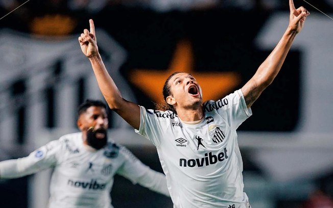 Willian Arão marcou um dos gols do Peixe sobre o Galo